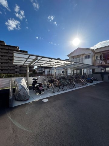 ソフィット宮川の駐車場
