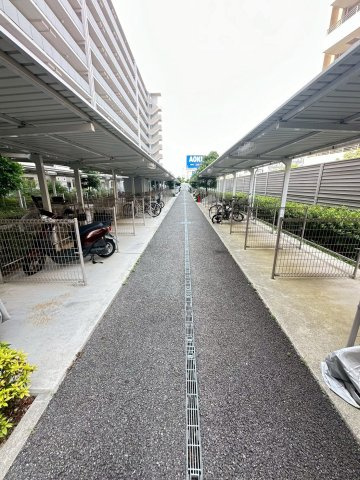 ルネ神戸星陵台の駐車場