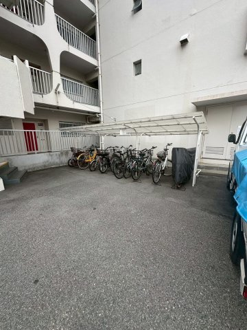 ルネ舞子の駐車場