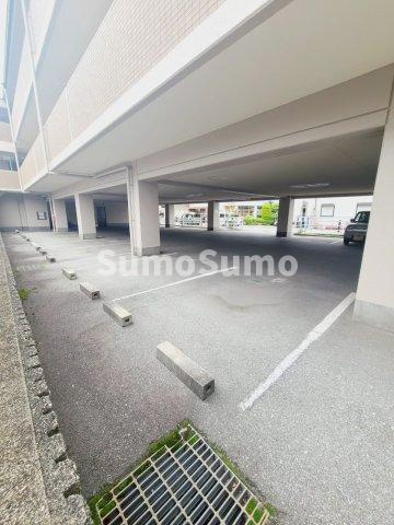ル・グラン宝塚の駐車場