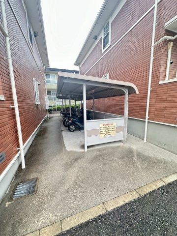 ルナ　パレス　Ｂの駐車場