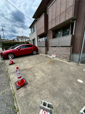 ル・シエール小林の駐車場