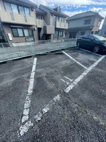 サニーライフ御殿山Ａ棟の駐車場