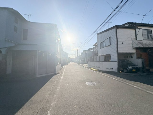 川越市旭町3丁目　建築条件なし売地　東武東上線『川越駅』徒歩23分　【大塚小学区】の前面道路含む現地写真