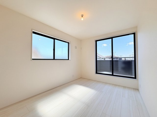 【寝室】 | 新座市栗原1丁目　新築一戸建住宅　全1棟　(保谷店) | 3階6.0帖/バルコニーと繋がり開放感あるお部屋。
