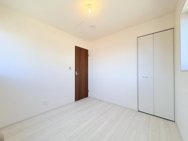 【子供部屋】 | 新座市栗原1丁目　新築一戸建住宅　全1棟　(保谷店) | 3階4.5帖/収納スペースが備わりお部屋を広々お使いいただけます。