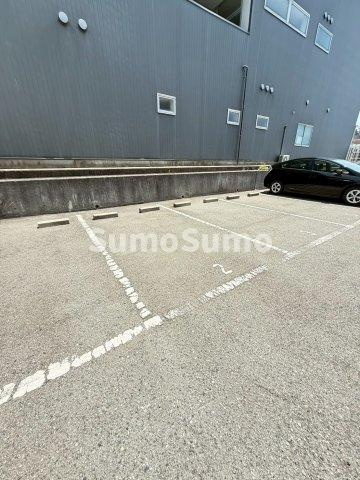 リュイール桃山台の駐車場|駐車スペースもあります