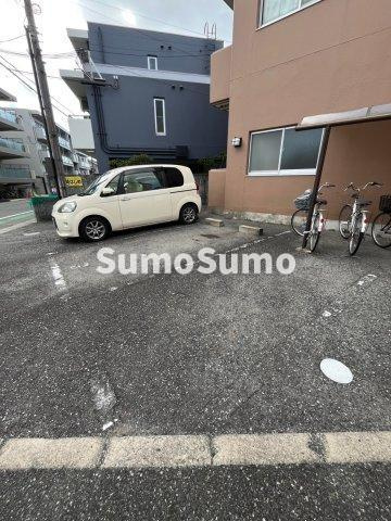 リュミエール鶴田 の駐車場