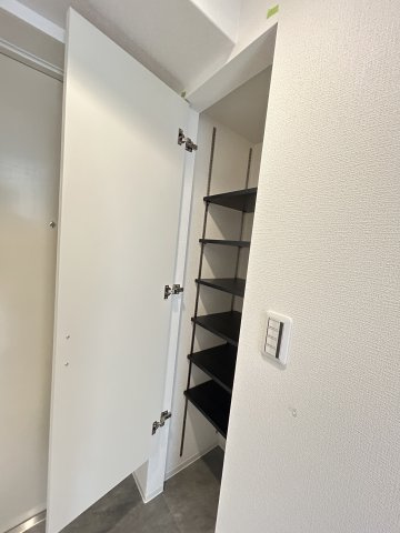 セレニテ元町アリエの収納