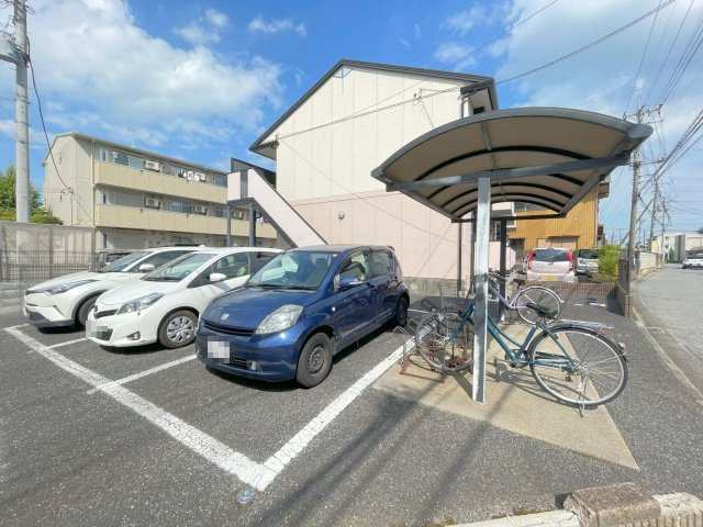 レジデンス東光Ⅲの駐車場