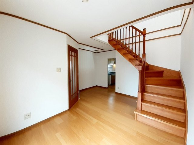 クレストールの居間・リビング|おしゃれなリビングです