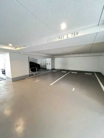 ザ・パークハビオ目黒プレイスの駐車場
