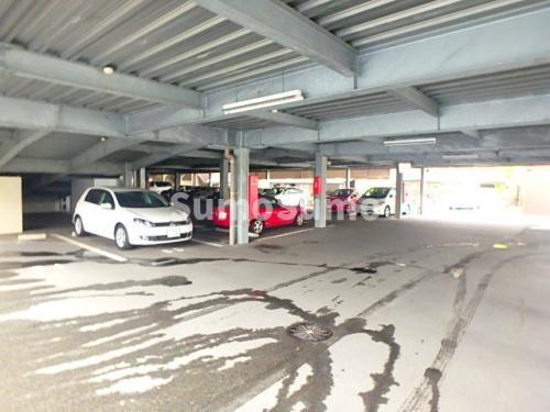 コアマンションルネス箱崎の駐車場