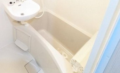 エスト綾瀬の浴室