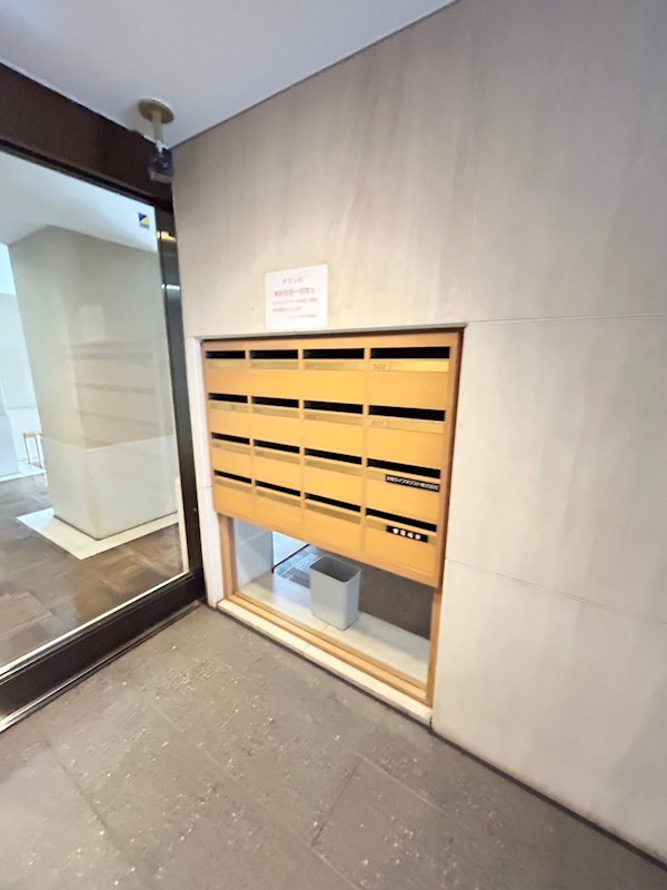 コンフォリア下北沢のロビー