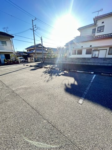 ルリアン和坂の駐車場