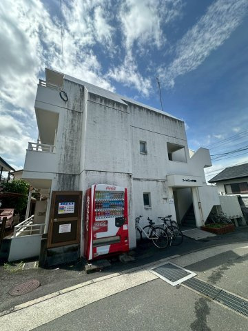 コートビレッヂ輝国の外観