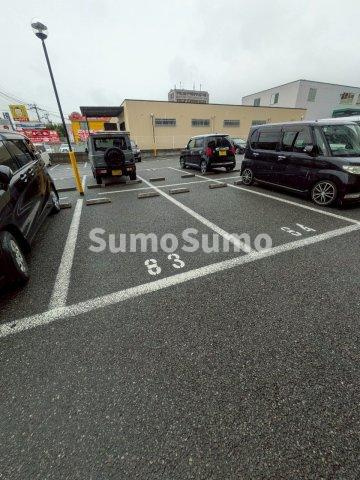 コンダクト福岡東の駐車場