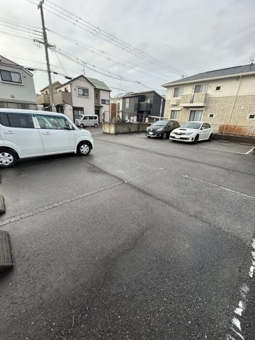 ルミナスコートⅡの駐車場