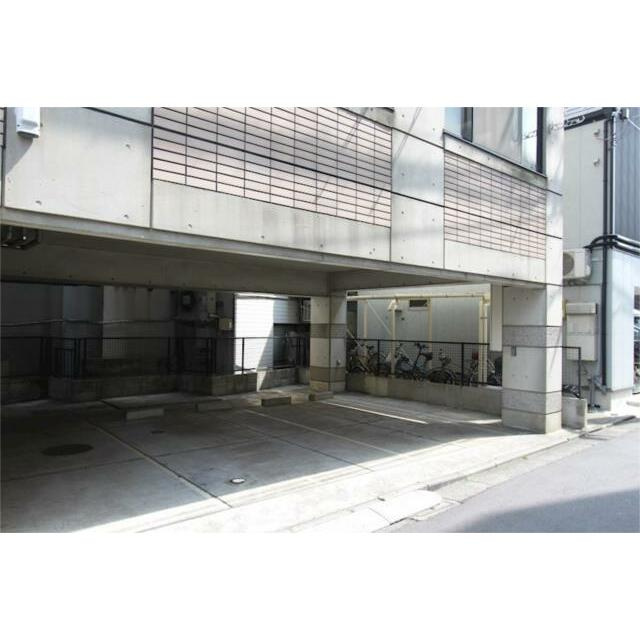 クロスポイント三軒茶屋のエントランス