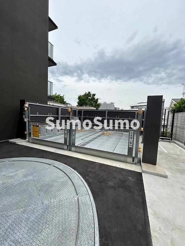 ザ・パークハビオ下北沢の駐車場