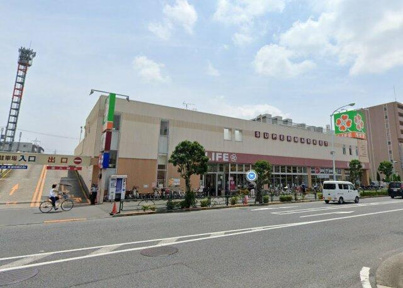 ライフ六町駅前店まで523m