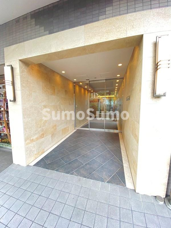 コスモリード学芸大学のエントランス|建物の内部です