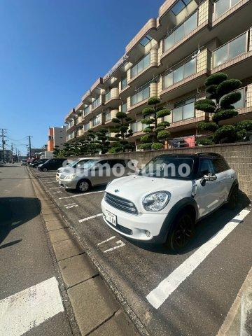 コーポウィステリア24の駐車場