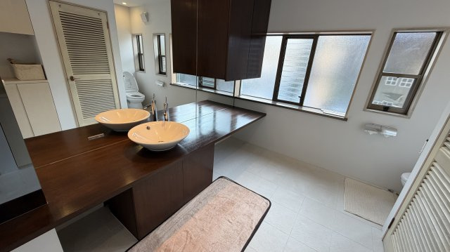 【動画付き】中軽井沢 千ヶ滝西区 吹き抜けのある3LDK 中古戸建の洗面所