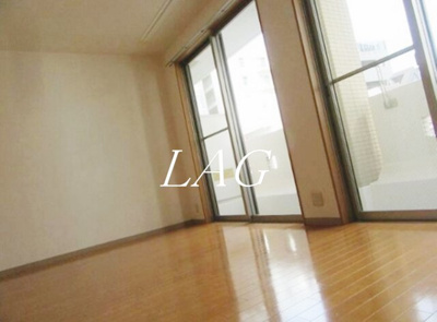 【居間・リビング】 | クローバー大森 | 洋室のお部屋です。