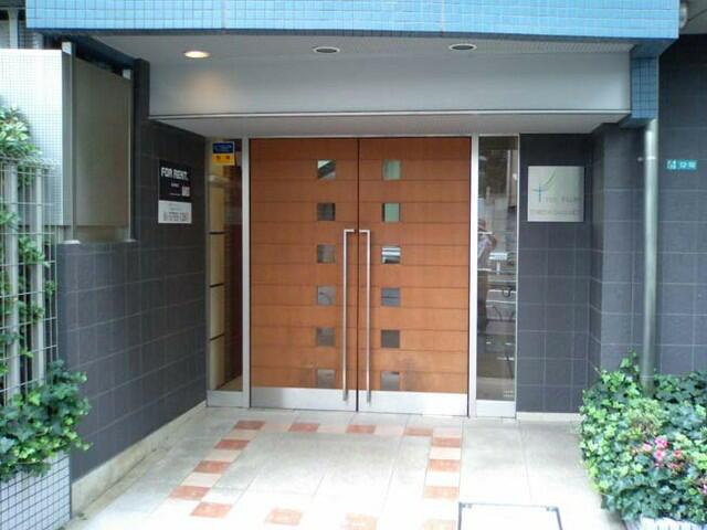 コンフォリア目黒八雲のエントランス