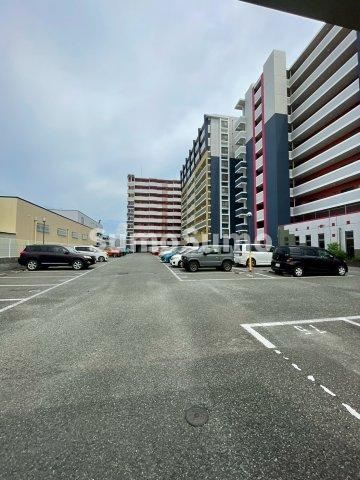 コンダクト福岡東の駐車場