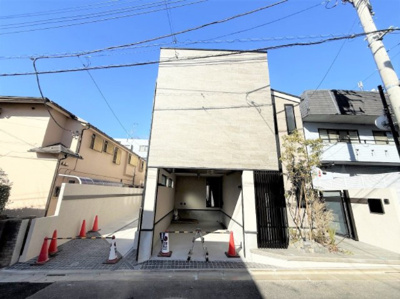 【外観】 | 【仲介手数料６５０万円が無料！！】■高台■学芸大学駅１７分■ルーフバルコニー■制震ダンパー | 【仲介手数料６５０万円が無料！！】
■都立大学駅１６分
■学芸大学駅１７分
■柿の木坂の高台、陽当り良好
■ＬＤＫ２４帖
■約１３帖の（屋上）ルーフバルコニー
■制震ダンパー
■ビルトインガレージ