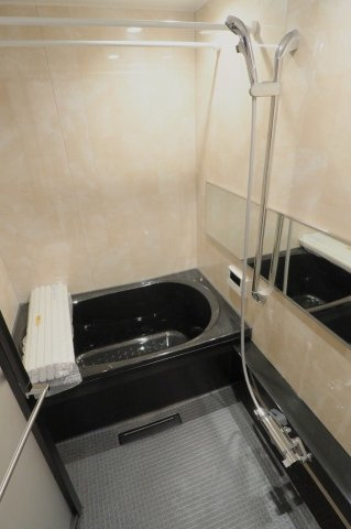 メゾン・ド・ビビ の浴室