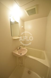 【洗面所】 | グラマシー心斎橋東 | グラマシー心斎橋東　洗面台