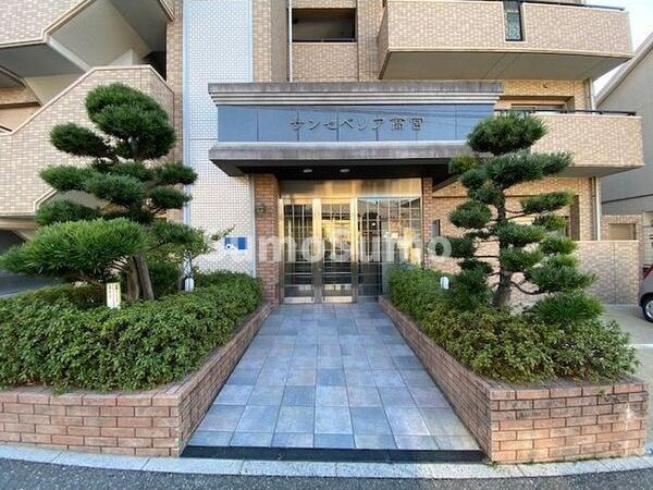 サンセベリア高宮のエントランス