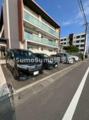 サンライズ百道の駐車場|駐車場があります