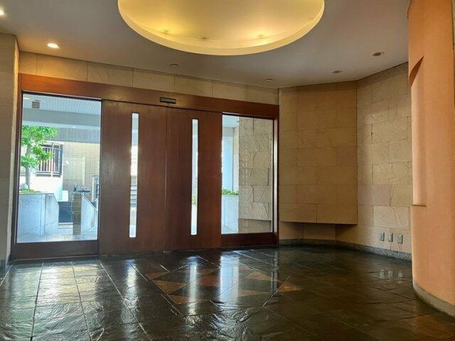 サニークレスト上目黒壱番館のロビー