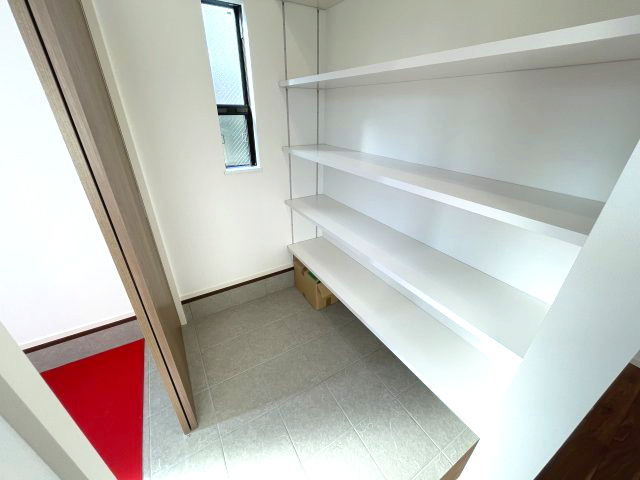 佐伯区千同一丁目　№35272の収納|シューズインクローク付き