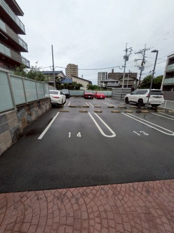 サクセス井尻の駐車場