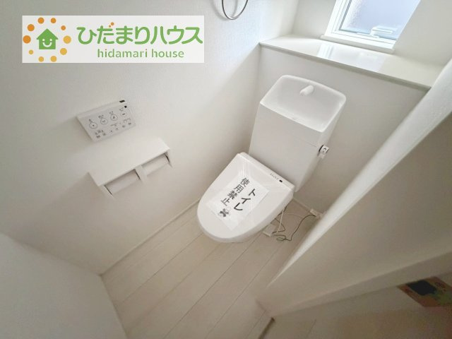 【トイレ】 | 我孫子市東我孫子1丁目第1期　新築戸建　2号棟 | トイレは1F、2F共に完備！取り合いになることがありませんね(^^)/