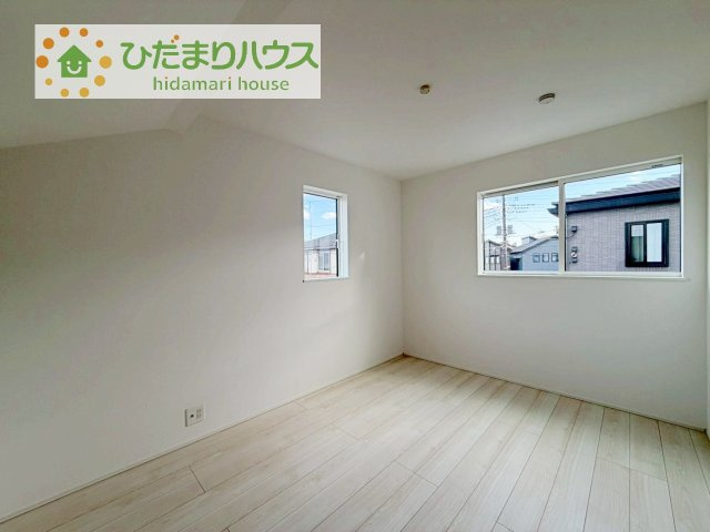 【洋室】 | 我孫子市東我孫子1丁目第1期　新築戸建　2号棟 | 窓が多く、明るい空間を演出してくれます(*^^*)