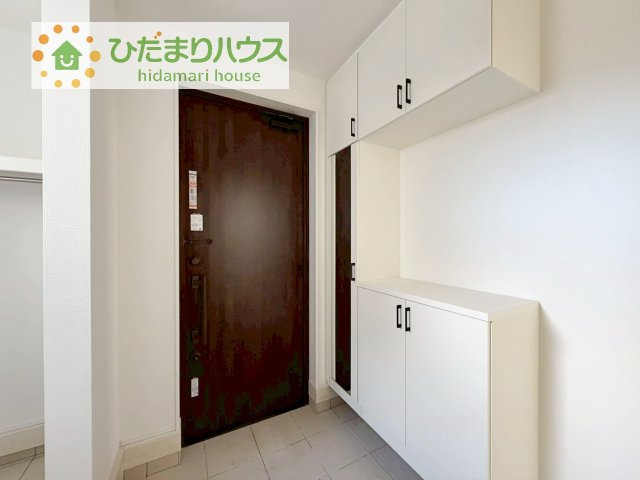 【玄関】 | 我孫子市東我孫子1丁目第1期　新築戸建　2号棟 | 丁度良い靴箱のサイズ♪これだけあれば家族全員の靴がしまえてスッキリ(^O^)