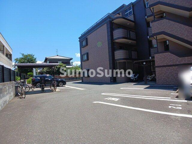 サンセール・クミの駐車場