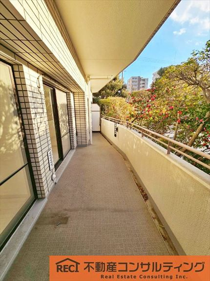 グラン・フェルティ本山のバルコニー