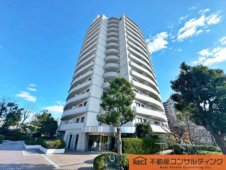 グラン・フェルティ本山の外観