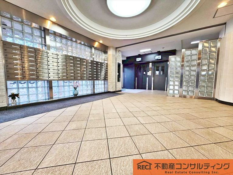 グラン・フェルティ本山のエントランス