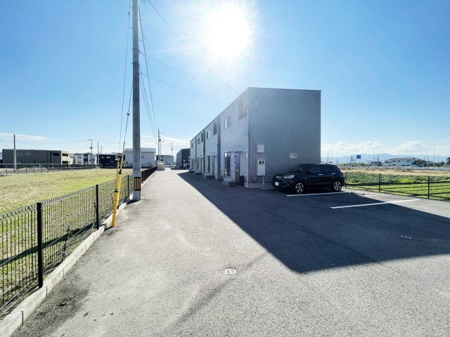 グランメゾン・国府の駐車場