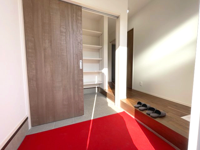 佐伯区千同一丁目　№35272の玄関|広いので、来客時も
混雑しません。