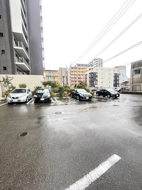サニークレスト東比恵の駐車場
